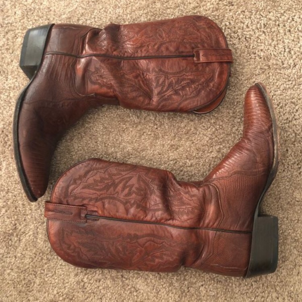 Teju lizard dan post boots